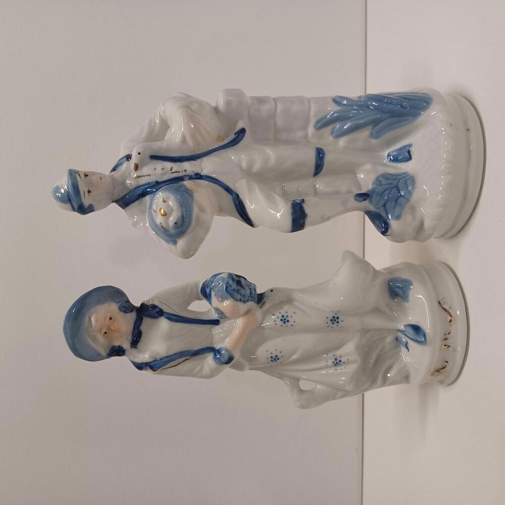 Vintage Porcelain Blue and White Couple Figurines‎